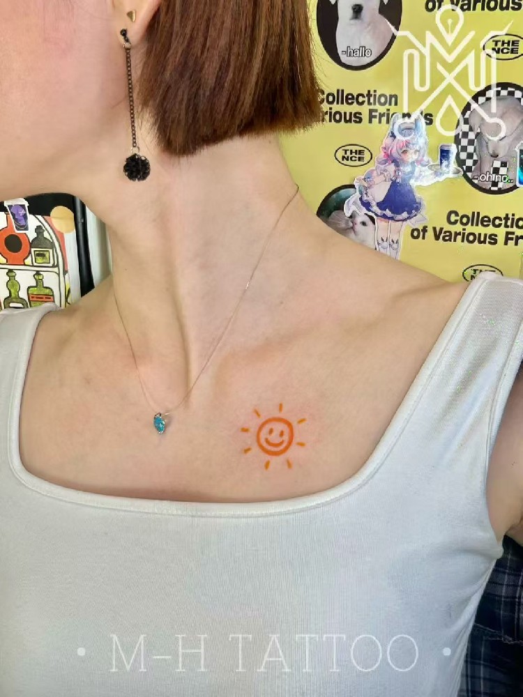 太阳笑脸纹身