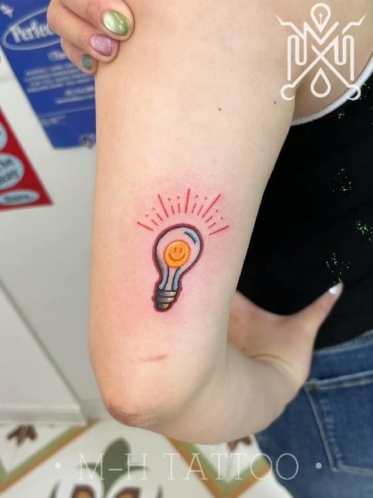 灯泡纹身